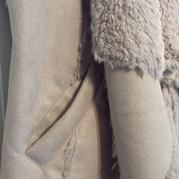 Sam Edelman Cream Shearling Vest - faux suede - size small - Picture 4 of 5